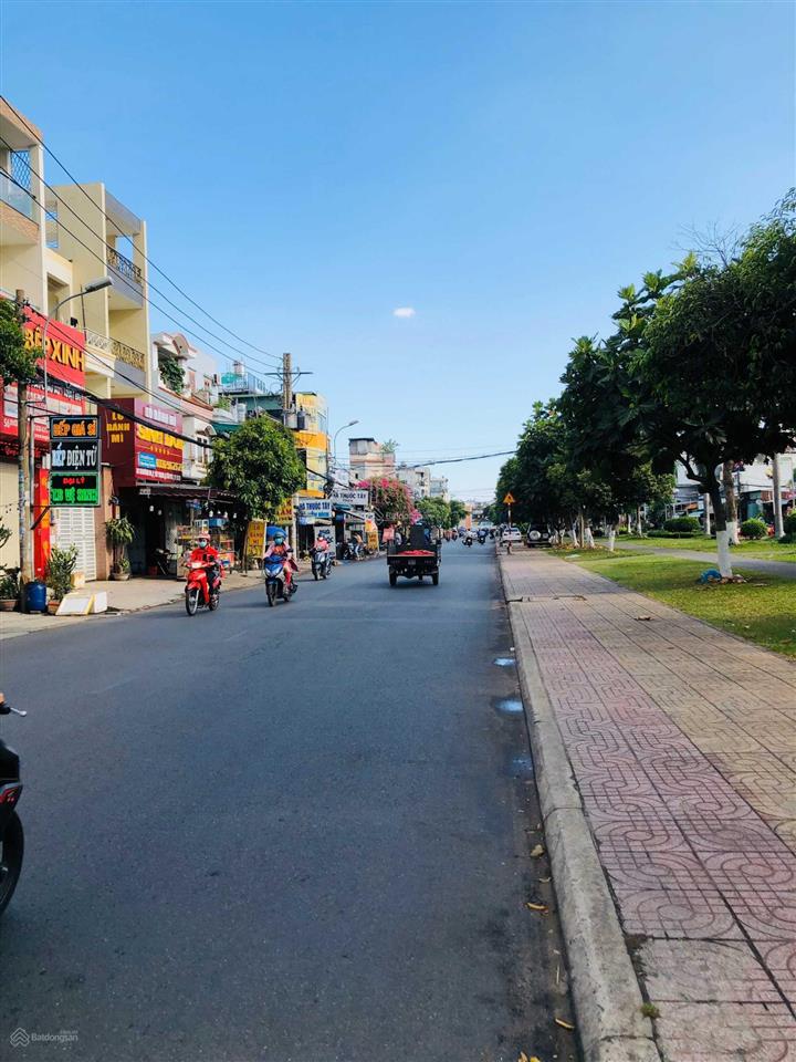 Bán nhà mt đường d9, phường tây thạnh (4x25m vuông) nhà 3 tầng, giá 13.5 tỷ