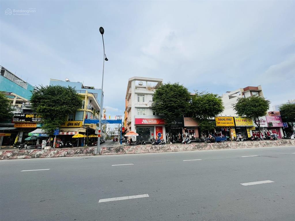 Bán nhà căn góc 2 mặt tiền khu lê trọng tấn (16x18m vuông) cực sung, không lỗi. giá 37 tỷ