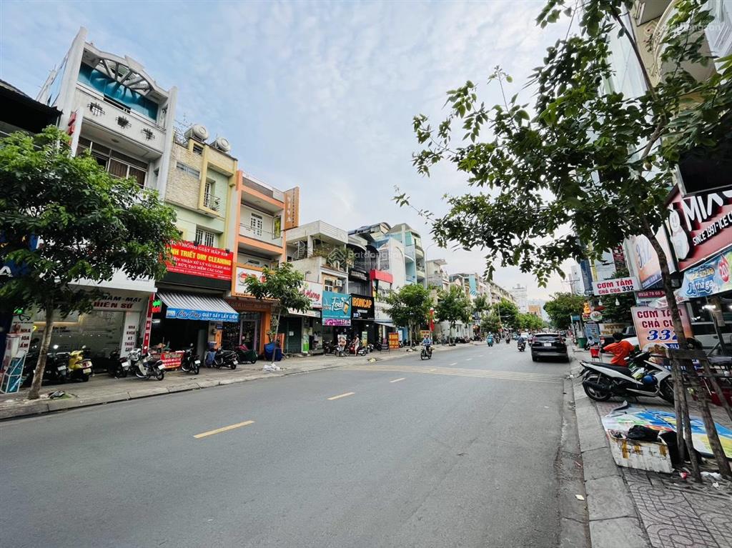 Bán nhà mt đường tân sơn nhì, quận tân phú (4x20m vuông) nhà 1 lầu, hđ thuê 25 triệu/tháng