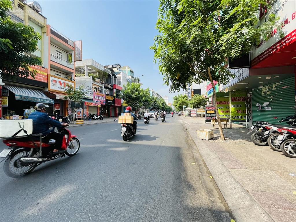 Bán nhà mt đường tân sơn nhì, quận tân phú (4x20m vuông) nhà 1 lầu, hđ thuê 25 triệu/tháng