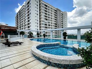 Cho thuê căn hộ cc penthouse cao ốc phú nhuận, dt 370m2, 4pn, 4wc, giá 34tr/th.  0903 318 *** minh