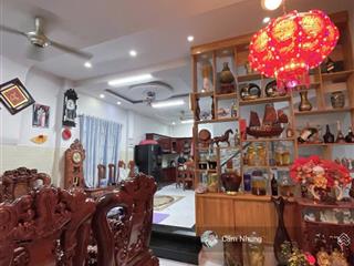 Chính chủ,bán nhà 3 tầng,mặt tiền ngay quốc lộ 13,dt 204m2, gía 6ty2,shr,  0908 002 ***