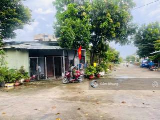 Bán gấp lô góc 2 mặt tiền  thuộc vĩnh phú 2, dt  135m2, giá  6ty5,   0908 002 *** inbox