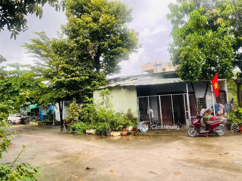 Bán gấp lô góc 2 mặt tiền  thuộc vĩnh phú 2, dt 135m², giá 6 tỷ 5,  0908 002 *** inbox