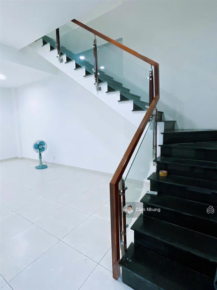 Chính chủ gửi em bán shophouse marina  dt  88,6m2  giá  4ty3 shr ,   0908 002 ***