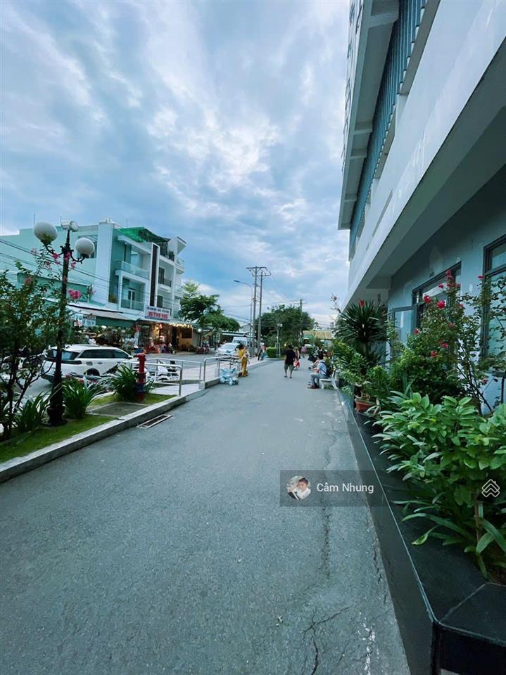 Chính chủ gửi em bán shophouse marina  dt  88,6m2  giá  4ty3 shr ,   0908 002 ***