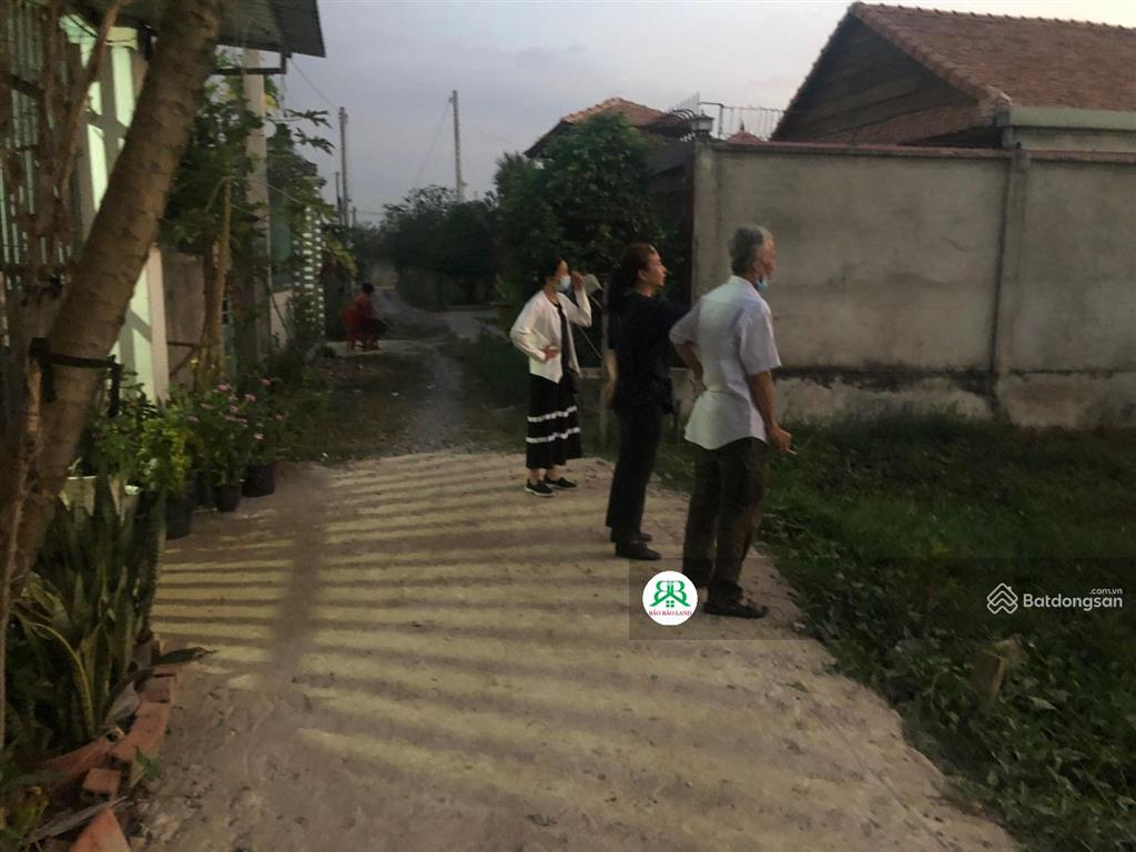 Có phí cho môi giới. thị trấn hậu nghĩa 1tỷ550 tl đường oto 6m gần trường học hậu nghĩa, bệnh viện