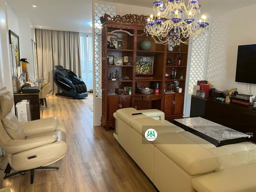 Giảm 10 tỷ, cần bán gấp. giá mới chỉ 35 tỷ, biệt thự sân vườn + hồ bơi  view sông q7