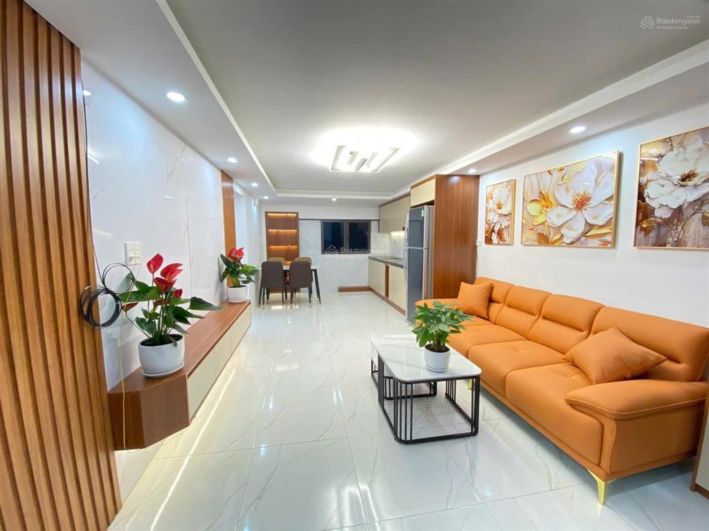 Tập thể nguyễn chí thanh 65m2, 2 ngủ, 2 thoáng, full nội thất chỉ 4,35 tỷ