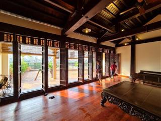 Tòa văn phòng mp hoàng cầu 130m, mặt tiền 11m, 10 tầng, hầm, vỉa hè, doanh thu 3,8tỷ/năm