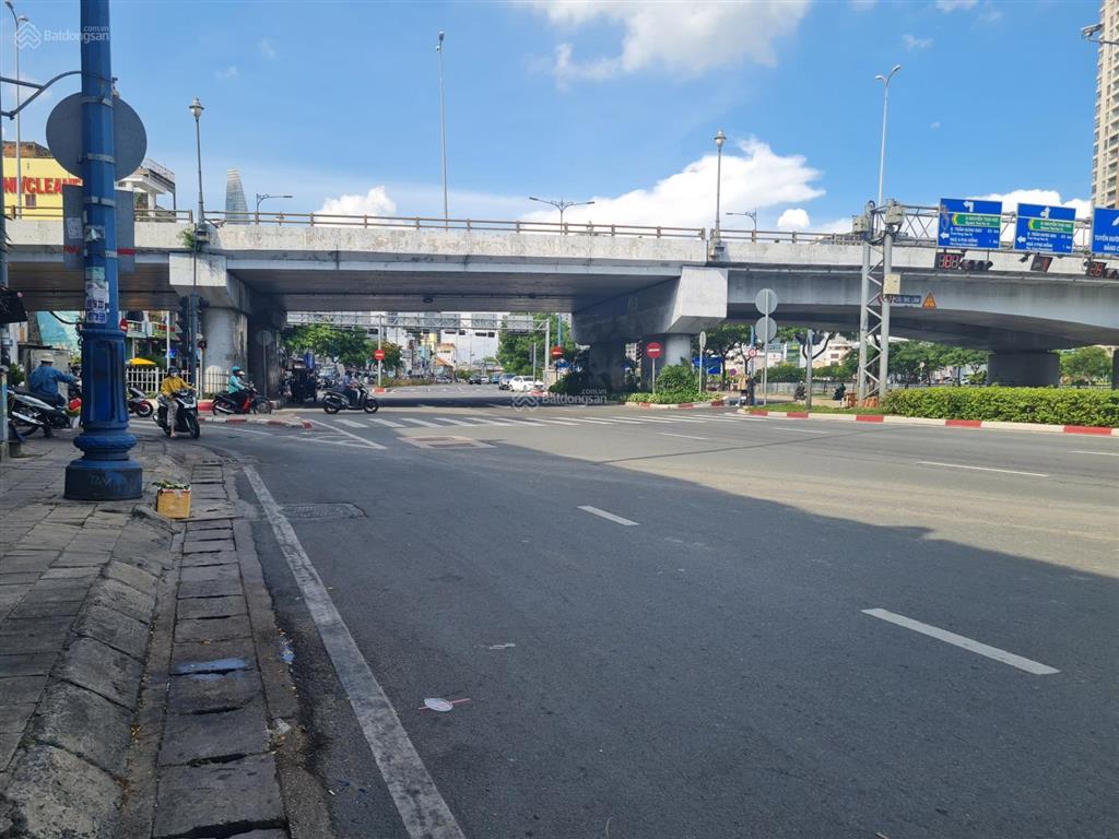 Bán gấp nhà mặt tiền võ văn kiệt, quận 1 trung tâm tp. hcm, giá chỉ 26 tỷ