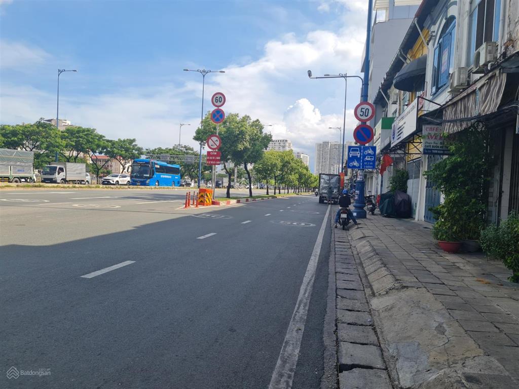 Bán gấp nhà mặt tiền võ văn kiệt, quận 1 trung tâm tp. hcm, giá chỉ 26 tỷ