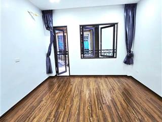 Chính chủ bán nhà vị trí đẹp, ngõ ba gác, gần phố. 2 thoáng. cầu giấy nguyễn khang. dt 30m2x5t.