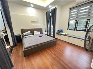 Chính chủ bán nhà 7 chỗ vào thoải mái chùa láng, láng. dt 39m2x5t thang máy. sau thoáng. hơn 15 tỷ.