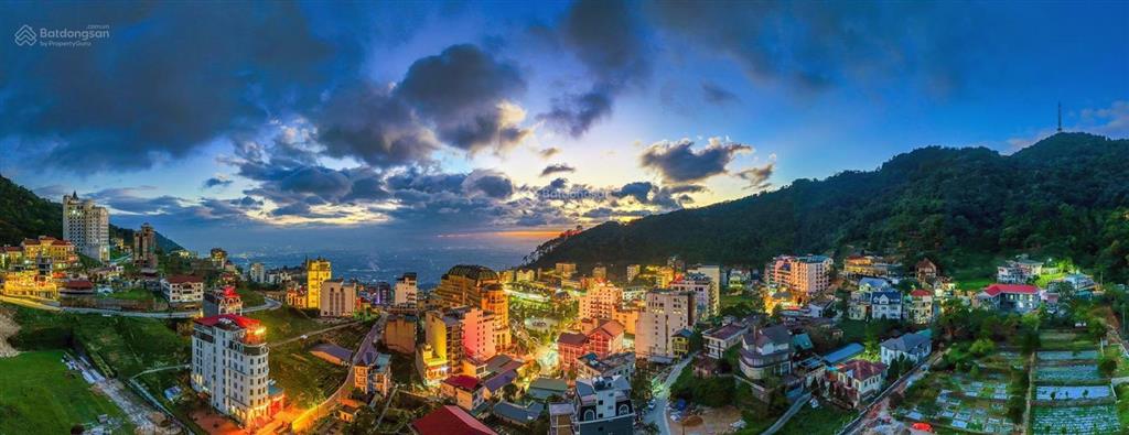 Bán lô đất 2 mặt tiền view toàn bộ trung tâm, quảng trường khu nghỉ dưỡng tam đảo.