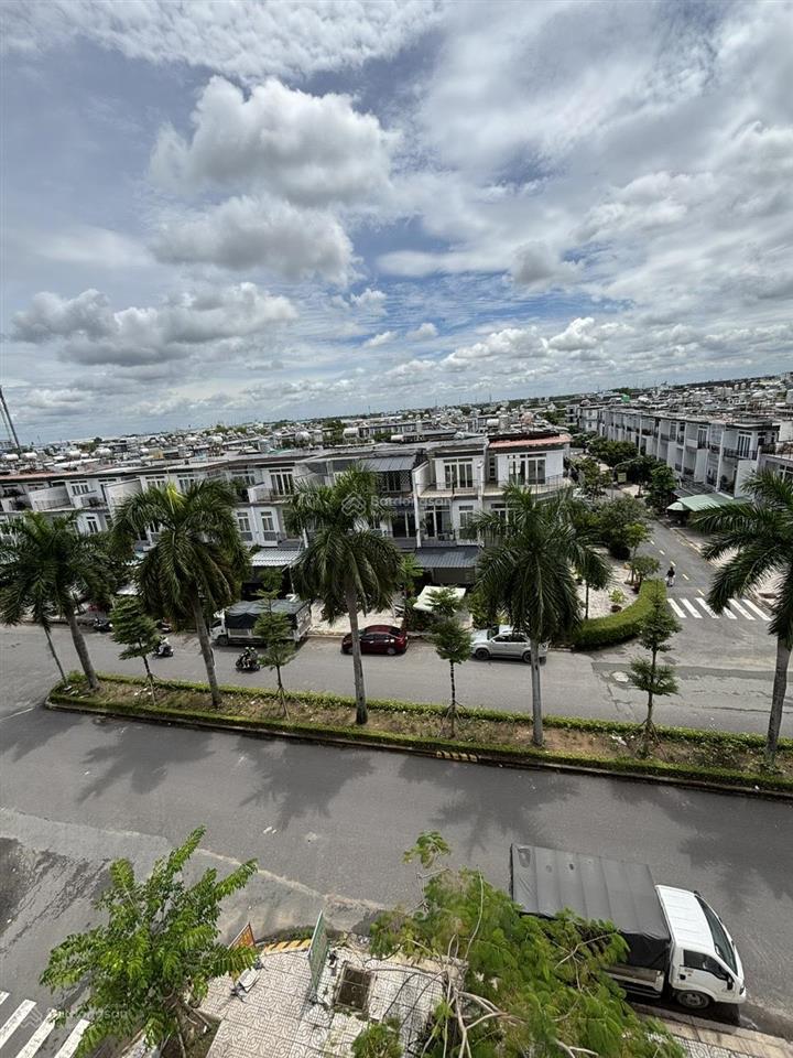 Cần bán căn hộ phúc an city vị trí góc khu a giá 345tr