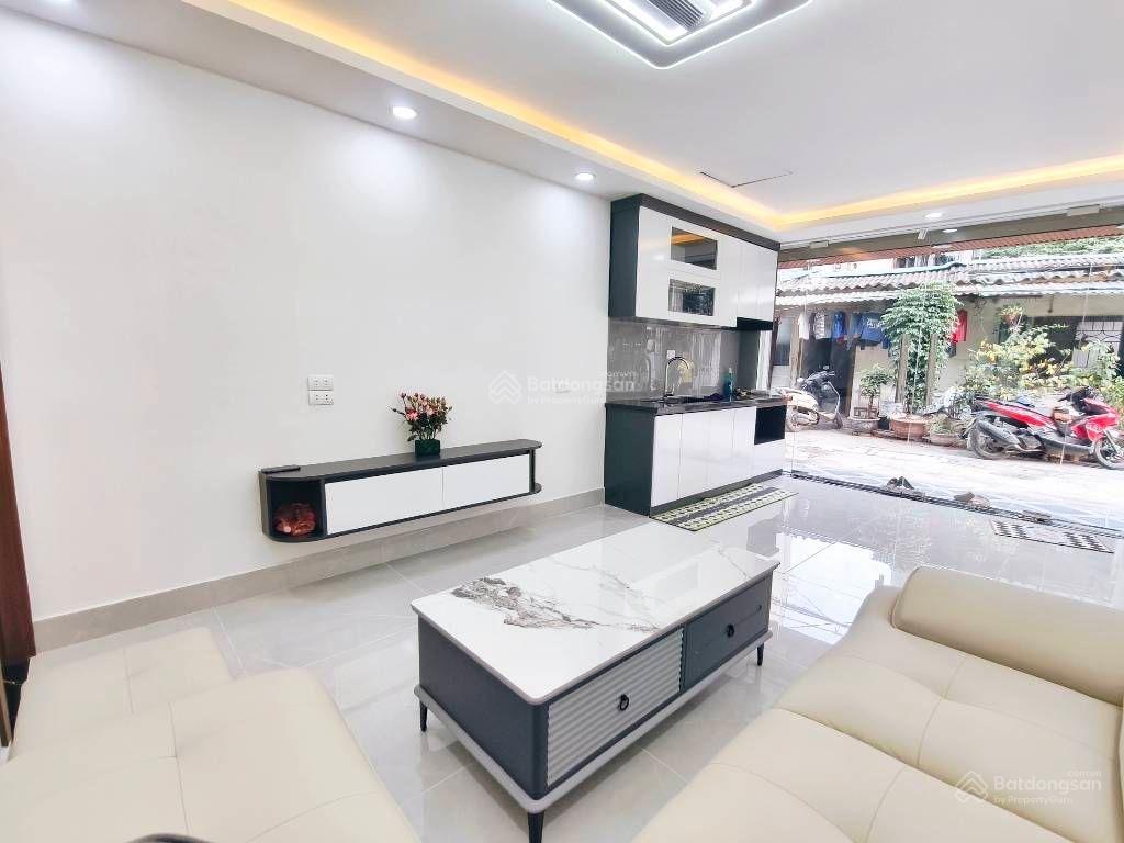 Chính chủ bán tập thể tầng 1 nguyễn trãi. đối diện royar city. kinh doanh bất chấp 75m ô tô tránh