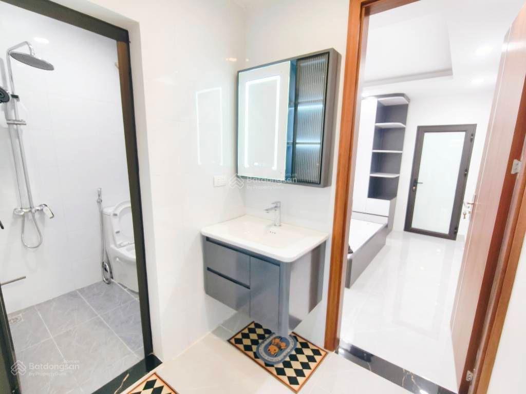 Chính chủ bán tập thể tầng 1 nguyễn trãi. đối diện royar city. kinh doanh bất chấp 75m ô tô tránh