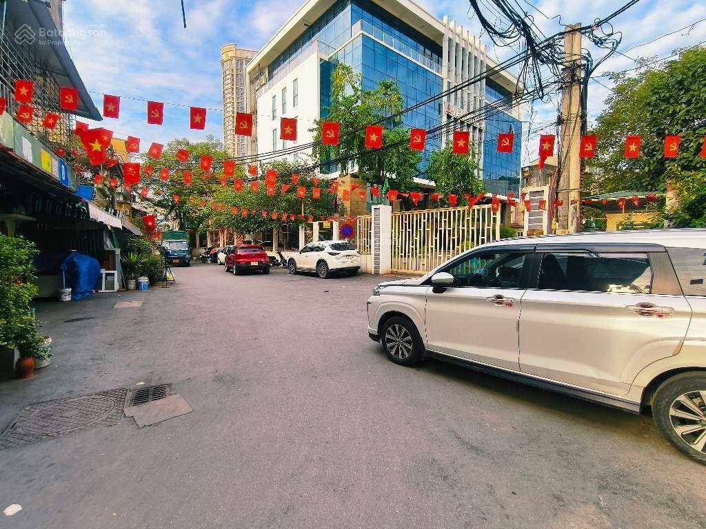 Chính chủ bán tập thể tầng 1 nguyễn trãi. đối diện royar city. kinh doanh bất chấp 75m ô tô tránh