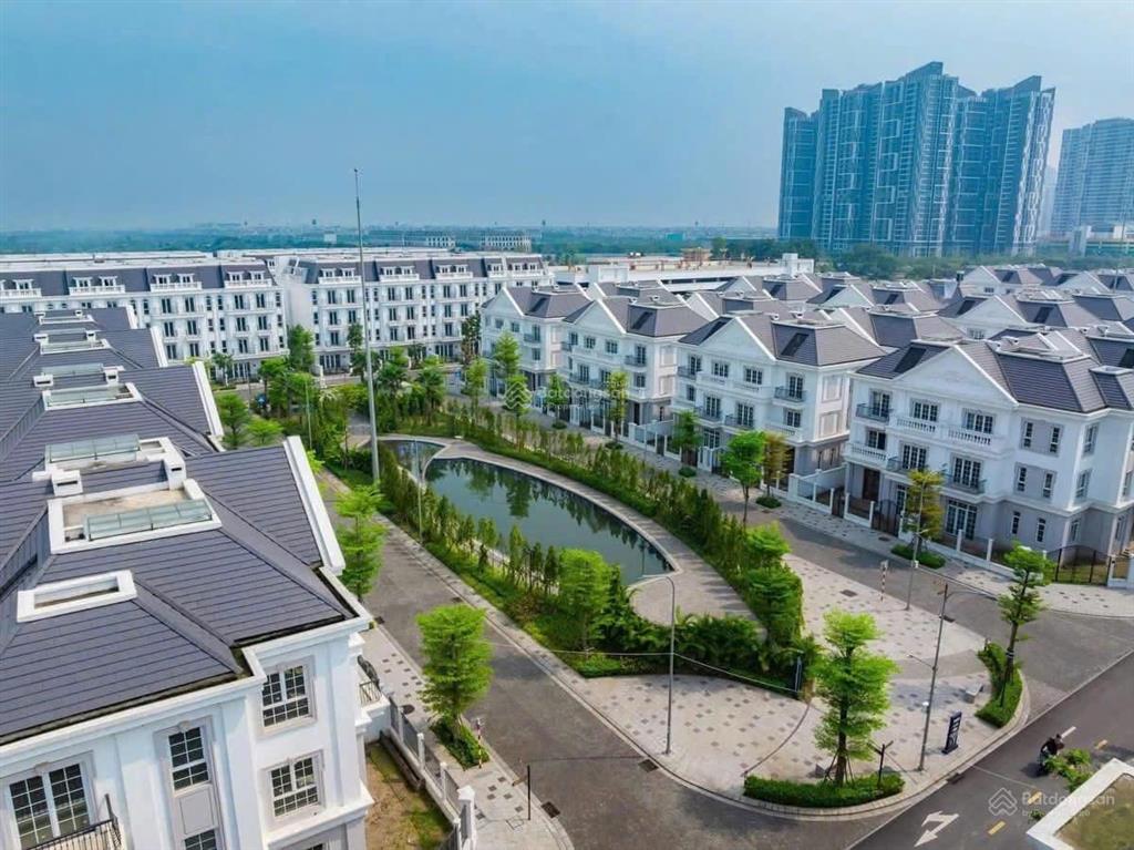 Hàng cực hiếm! chủ nhà cần bán lô shophouse xẻ khe dự án eurowindow gia lâm. dt 75m2. đường 22m