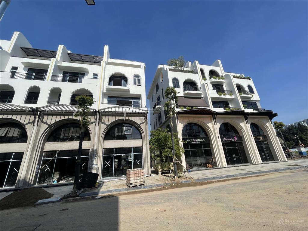 Hàng cực hiếm! bán gấp lô xẻ view công viên vaquarius văn giang. dt 120m2. mt 8m