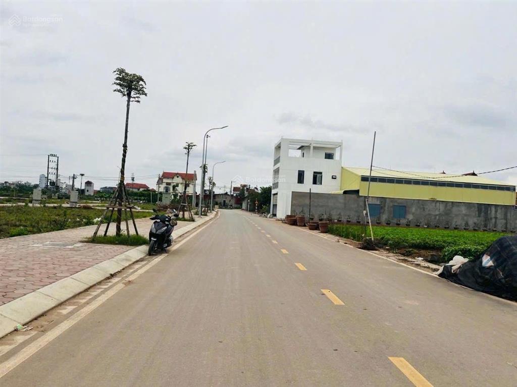 Hàng cực hot! chủ nhà gửi bán lô đất vàng. dt 128m2. mt 6m đối diện khu tái định cư hoàng trạch