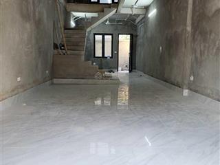 Cho thuê nhà 4 tầng 120m2, giá 810tr làm kho và bán hàng online