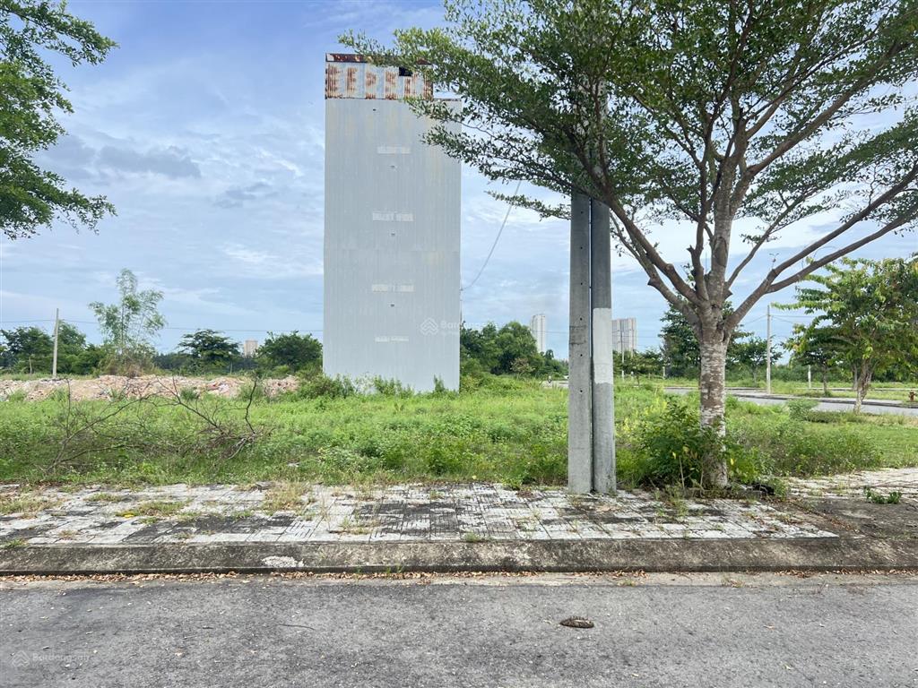 Cần bán gấp lô 122,5m2 sát sông, giá đầu tư