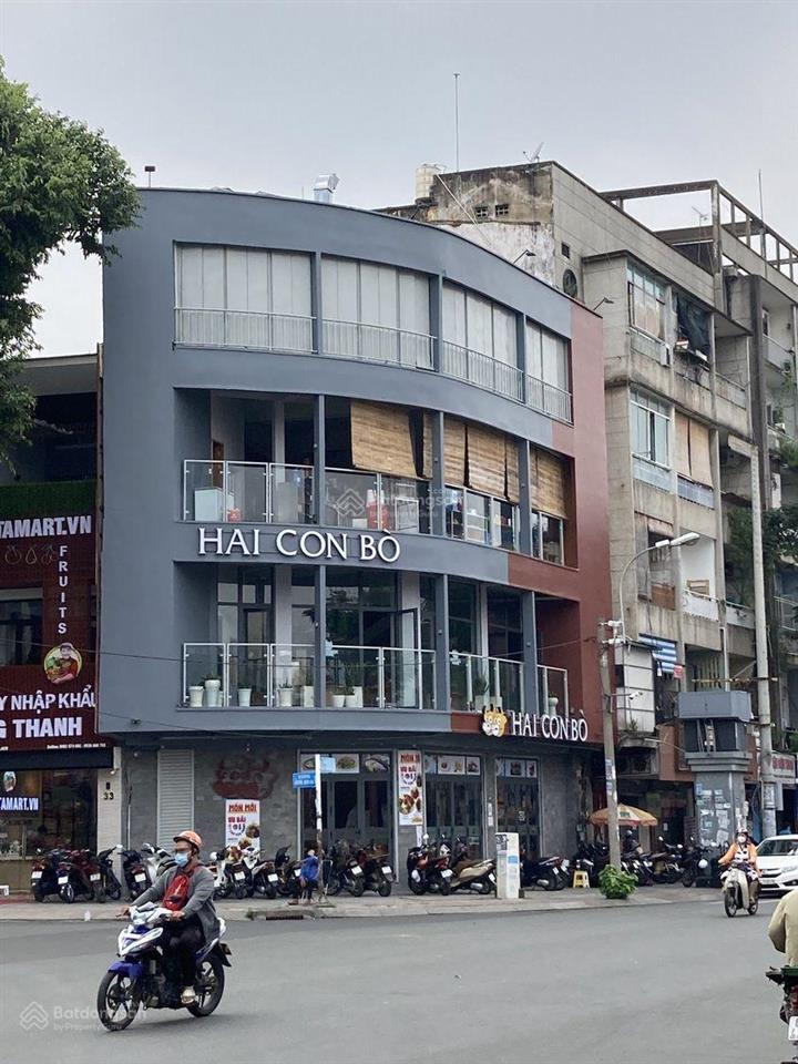 Tòa nhà mới xây căn góc 3 mặt tiền trần não an phú quận 2. hầm trệt 4 lầu giá 180 triệu/tháng