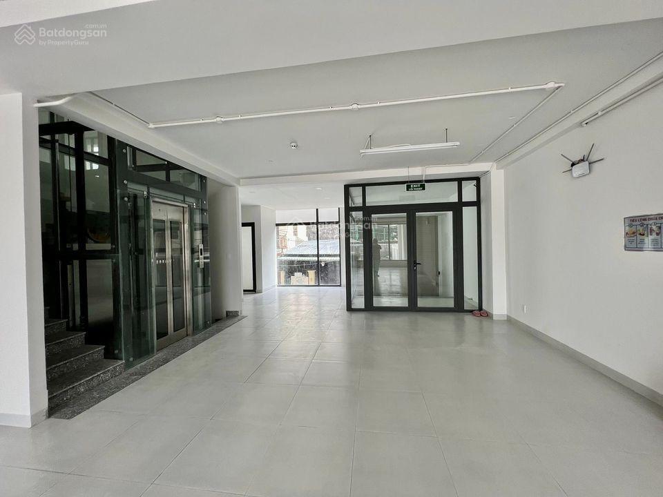 Tòa nhà mới xây 810 bàu cát tân bình  hầm trệt 7 lầu thang máy pccc