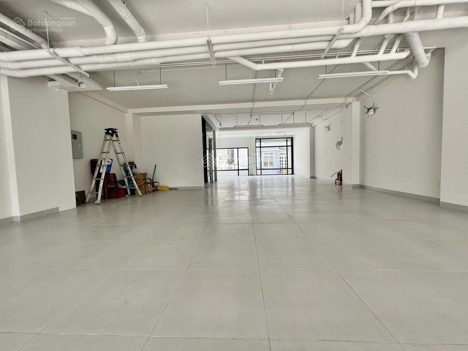 Tòa nhà mới xây 810 bàu cát tân bình  hầm trệt 7 lầu thang máy pccc