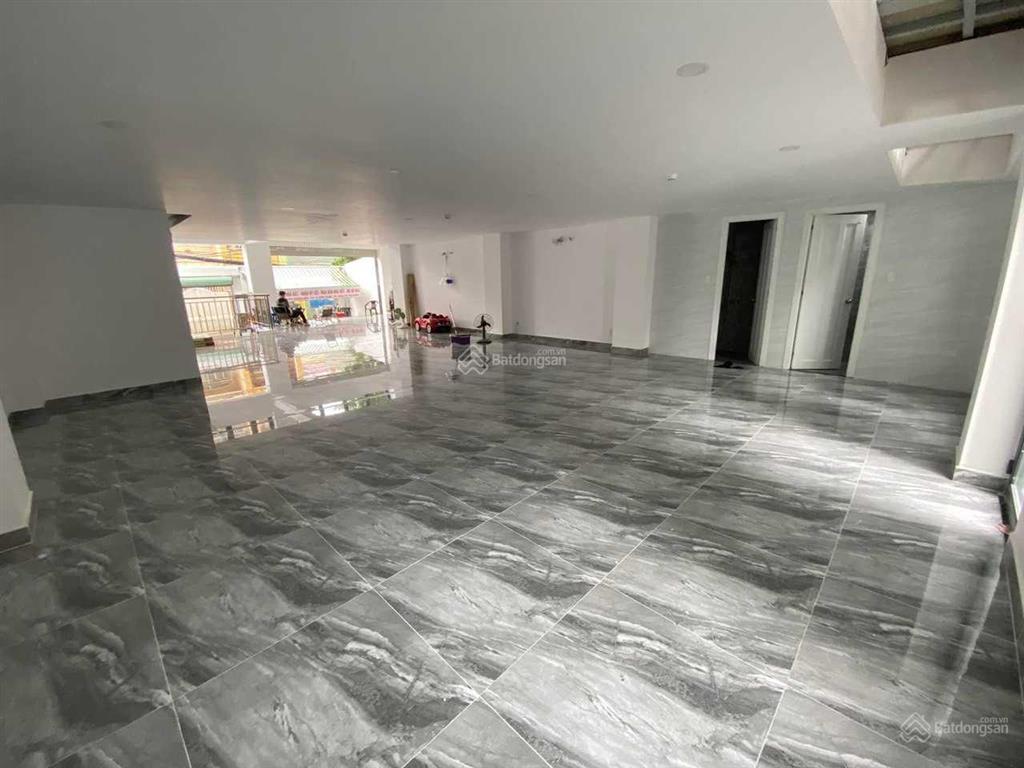 Tòa nhà mới xây khu tân định ngã tư đặng dung quận 1  10x20m hầm 5 lầu giá 130tr  0934 004 ***