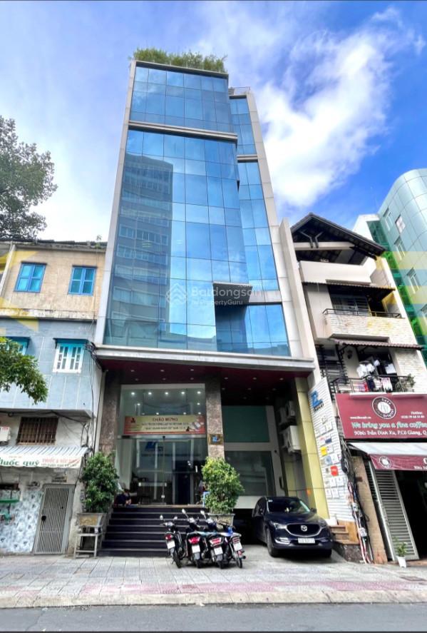Tòa nhà cần cho thuê mt trần đình xu quận 1  8.5x21m hầm 8 lầu gía 300tr