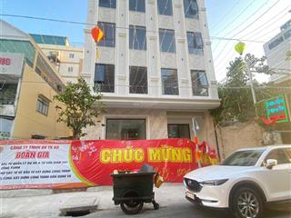 Tòa nhà mới xây góc đặng dung  đặng tất quận 1  hầm, trệt, 5 lầu, sân thượng