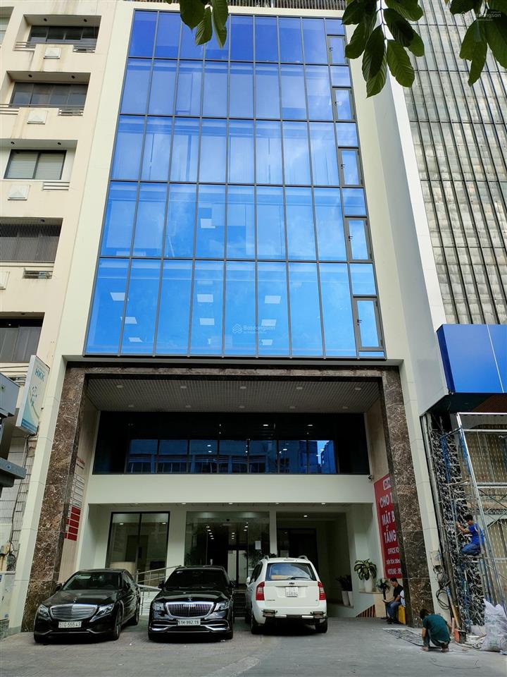 Tòa nhà 186  188a phan đăng lưu, dt 14.5 x 30m hầm trệt 5 lầu sân thượng, giá 180tr
