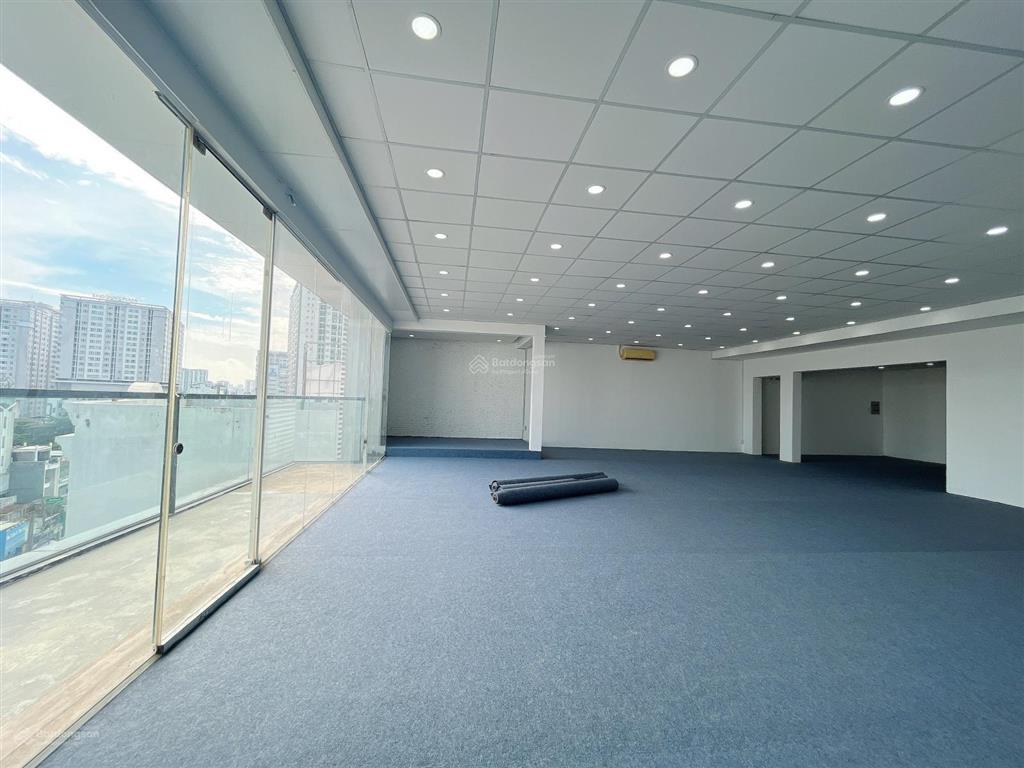 Tòa nhà 186  188a phan đăng lưu, dt 14.5 x 30m hầm trệt 5 lầu sân thượng, giá 180tr