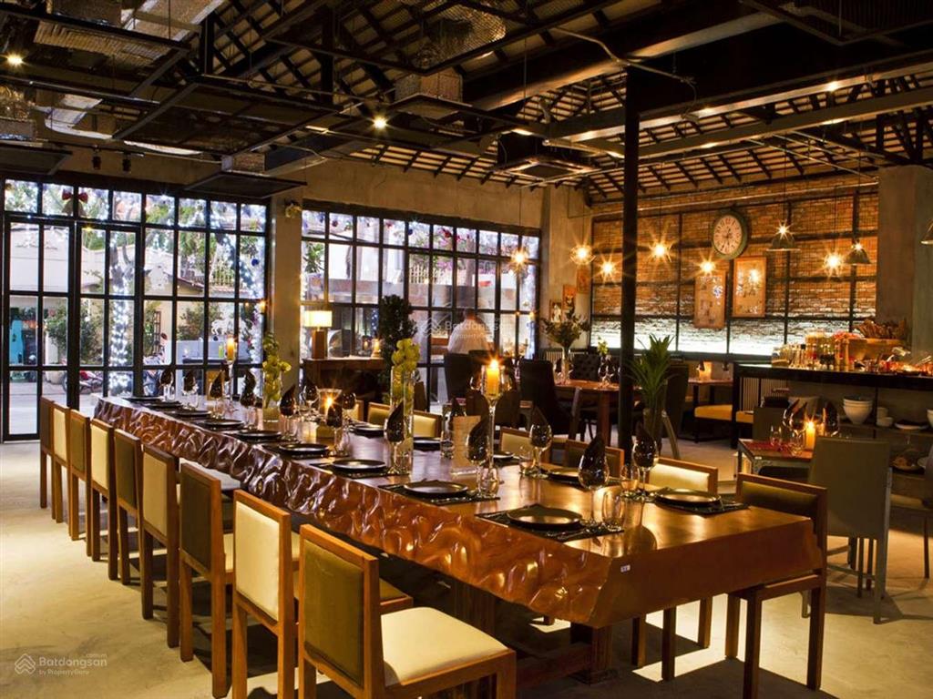 Cho thuê building góc 2mt lê văn sỹ quận phú nhuận  dt 8 x 20m hầm trệt 7l tm