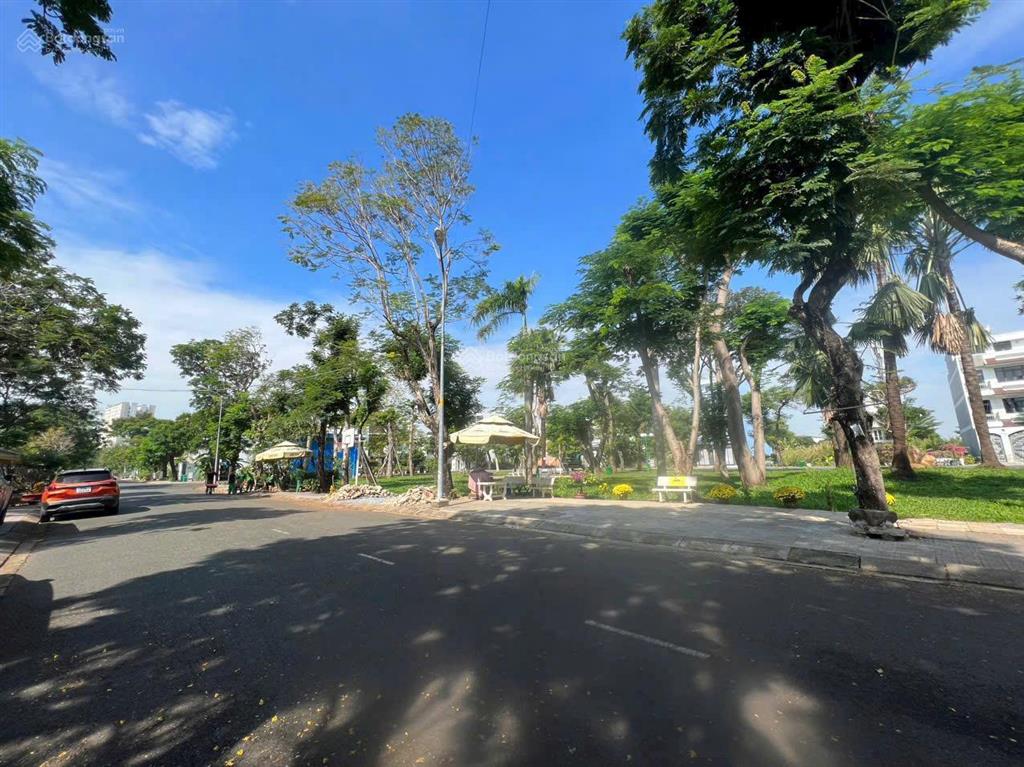 Cần bán gấp lô dt 200m(10x20), giá 82tr/m2 giá tốt nhất hiện tại