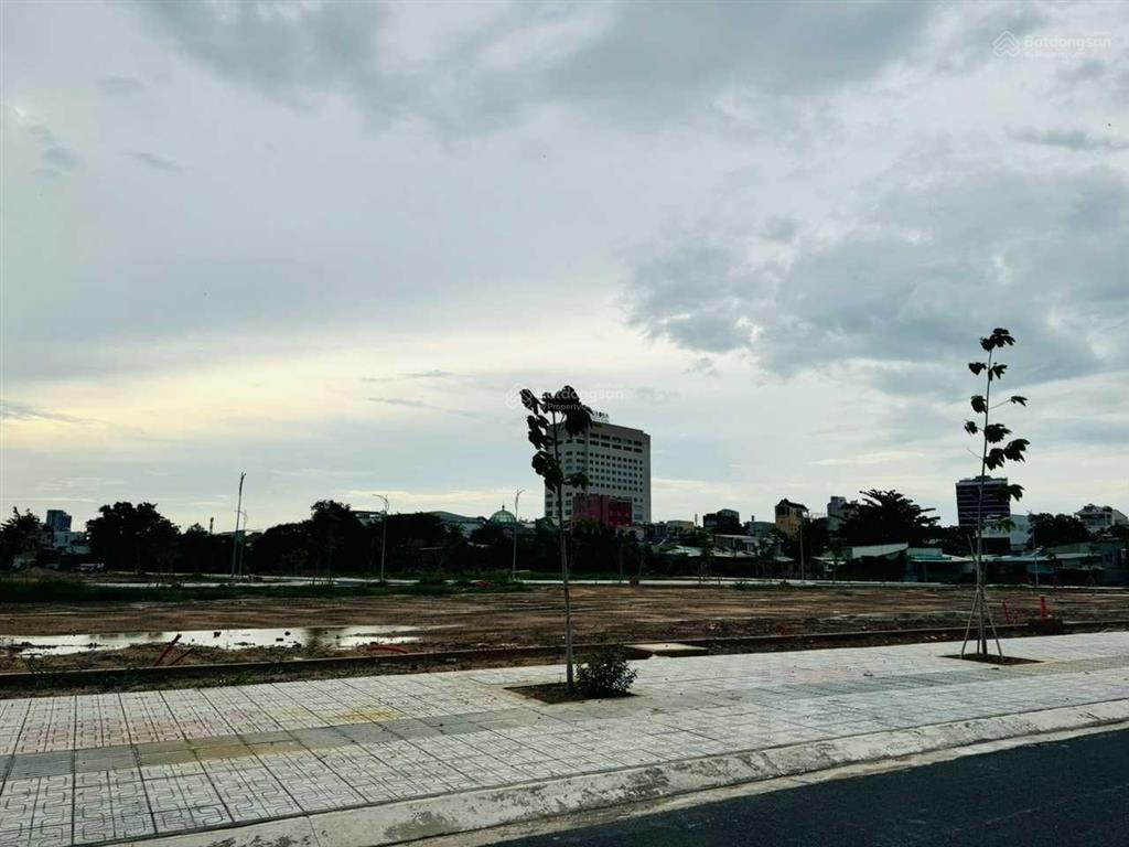 Bán cặp đất tdc tân mai trục chính phạm văn thuận vào 100m giá 11 tỷ/cặp chưa thuế có bán lẻ