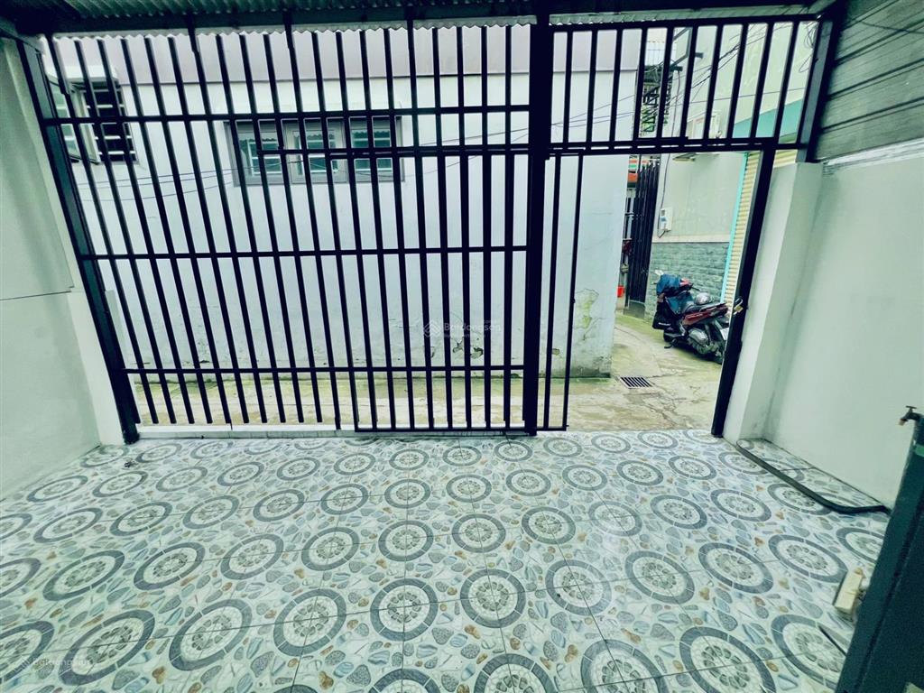 Nhà 71m2 p. hoà bình (cũ) sân banh biên hoà sổ riêng 2,35 tỷ, hẻm 3 gác thông thoáng 2pn