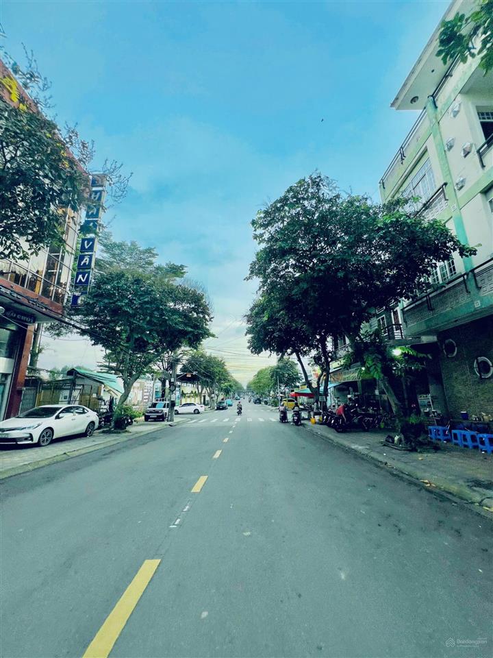 Nhà 71m2 p. hoà bình (cũ) sân banh biên hoà sổ riêng 2,35 tỷ, hẻm 3 gác thông thoáng 2pn