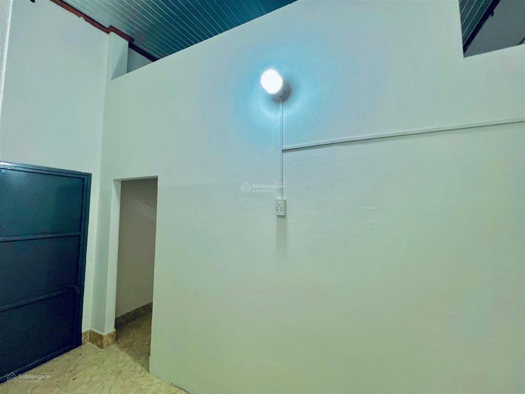 Nhà 71m2 p. hoà bình (cũ) sân banh biên hoà sổ riêng 2,35 tỷ, hẻm 3 gác thông thoáng 2pn