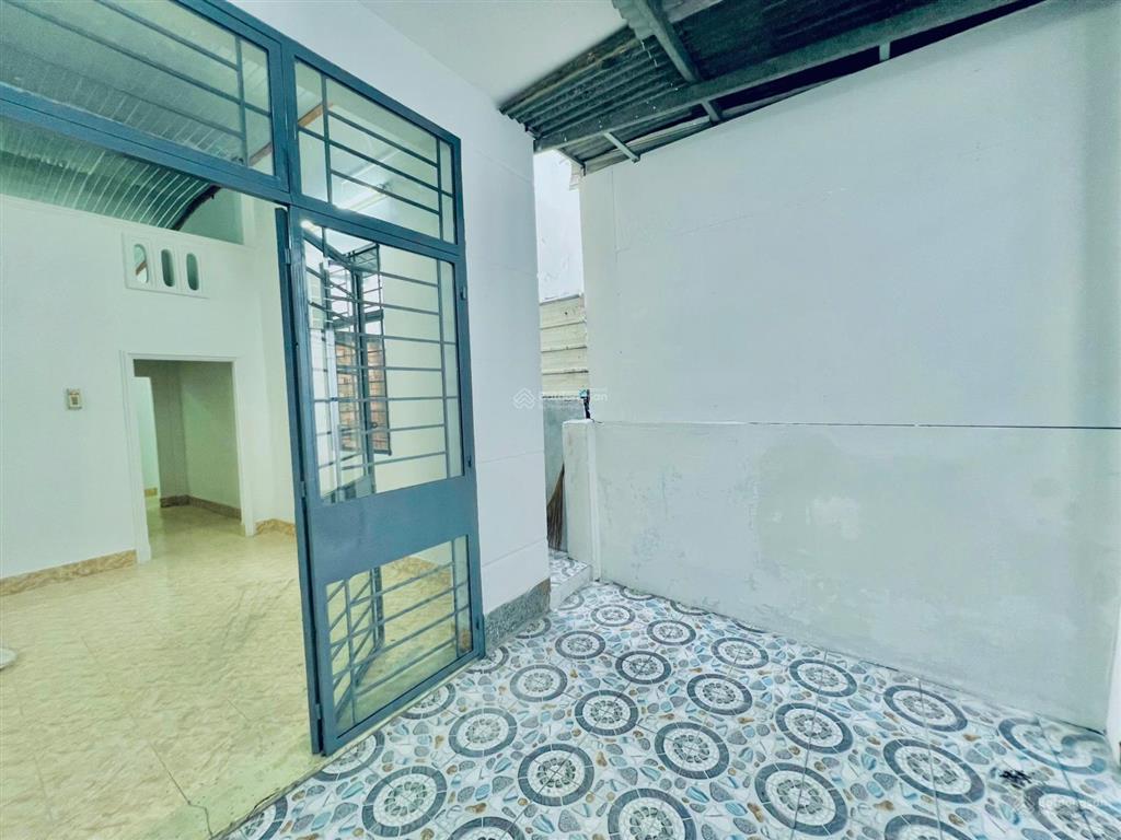 Nhà 71m2 p. hoà bình (cũ) sân banh biên hoà sổ riêng 2,35 tỷ, hẻm 3 gác thông thoáng 2pn