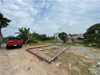 Cực đẹp  lô đất bám đường ql6 thị trấn chúc sơn chủ cần bán nhanh