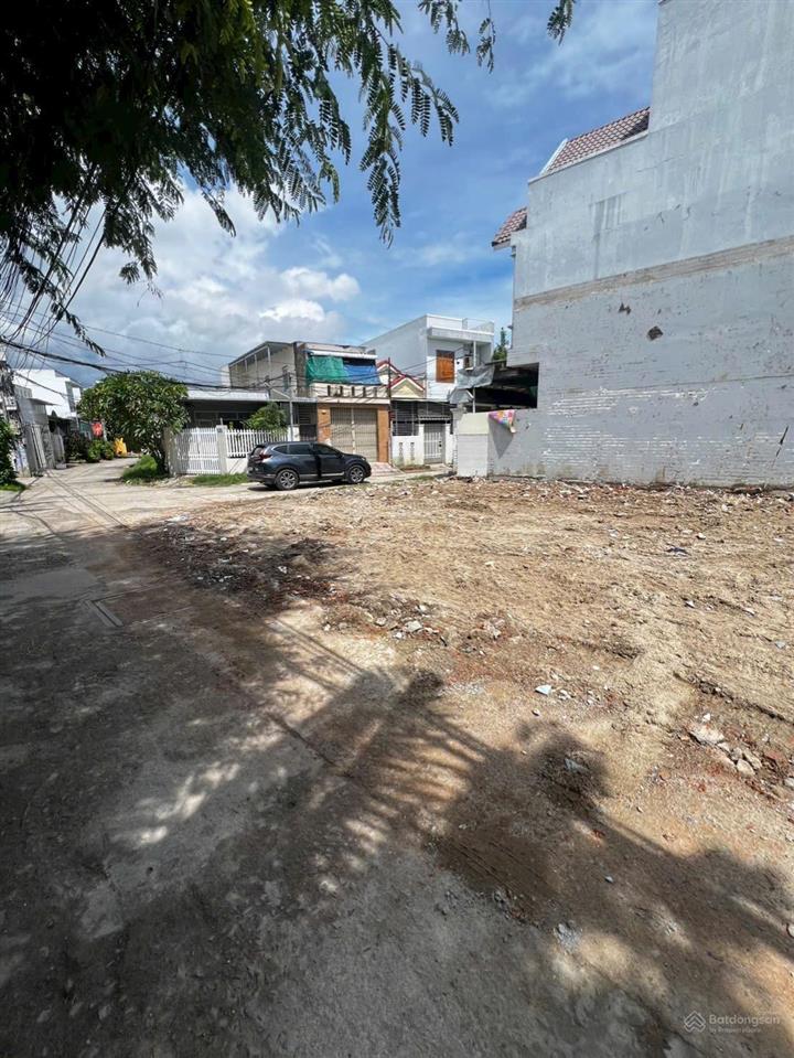 Bán đất góc 2 mặt tiền đường nhà nghĩa, p. tây nha trang đường xe hơi thông thoáng