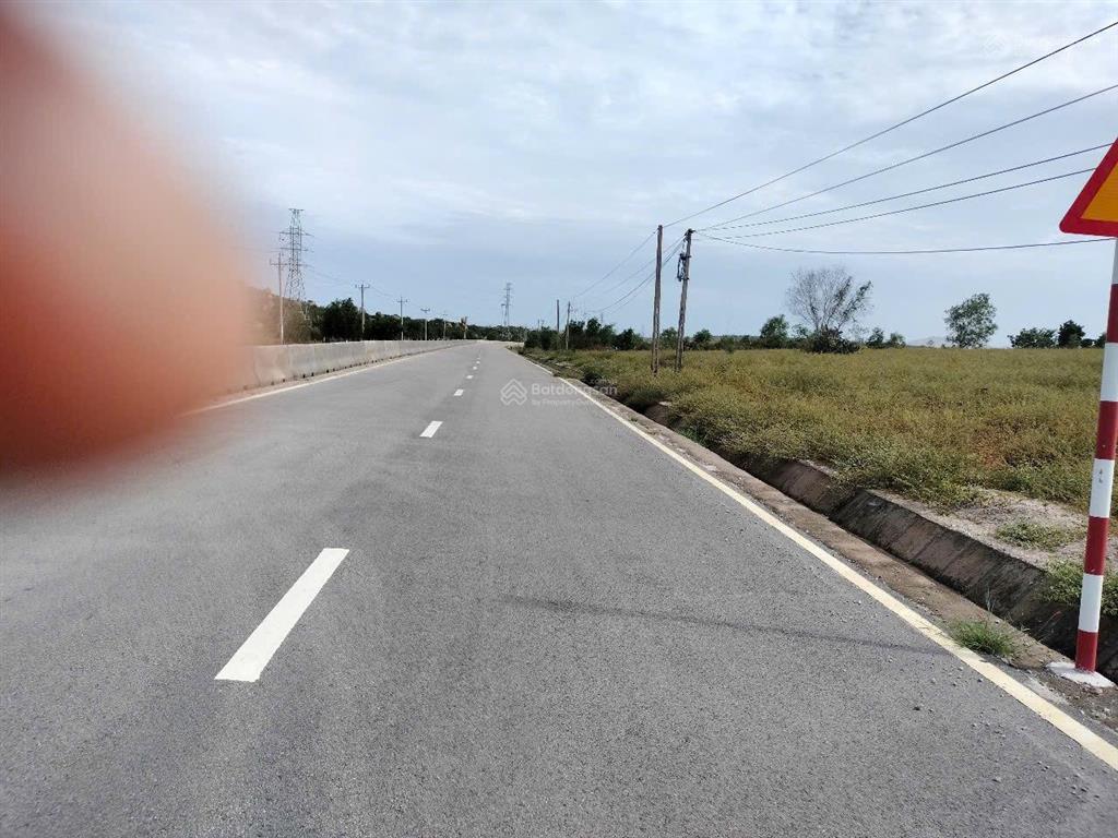 Chính chủ bán 5 mẫu đất biển sơn hải giá chỉ 250 triệu/sào mặt tiền khủng 215m đường đôi