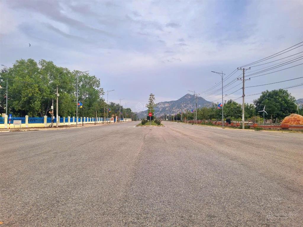 Bán đất mặt tiền đường đôi trung tâm hành chính huyện thuận nam