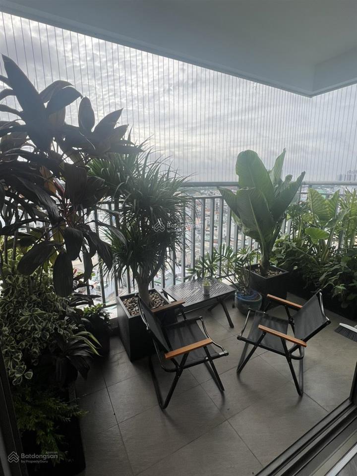 Siêu hiếm, căn hộ riviera point, dt 212m2, 4 pn, view ban công hướng đông, sổ hồng, full nội thất.