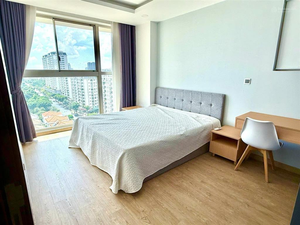 Tin thật. bán nhanh căn góc 2pn midtown tầng cao view biệt thự siêu thoáng. dt 84m2, 2pn, có ô xe