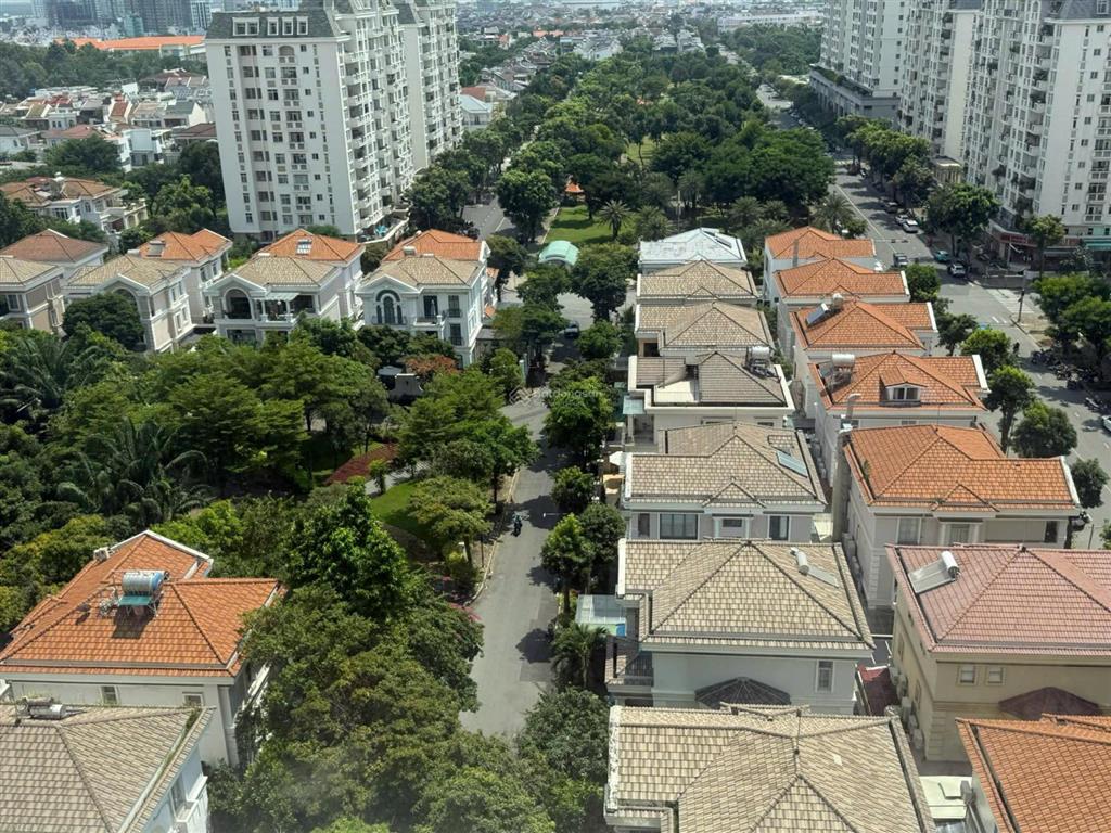 Tin thật. bán nhanh căn góc 2pn midtown tầng cao view biệt thự siêu thoáng. dt 84m2, 2pn, có ô xe